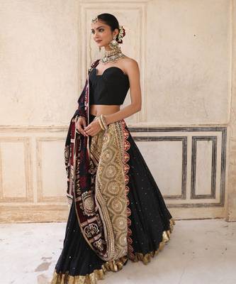Masha Lehenga Set in Black with Zardosi Handwork 2