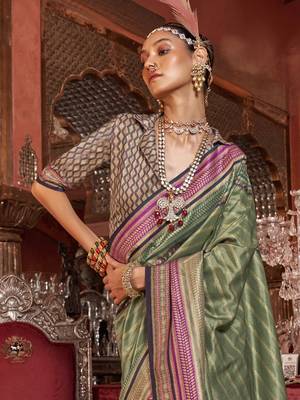 Soft silk stripped patola saree for women (mehendi) 2