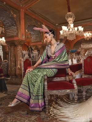 Soft silk stripped patola saree for women (mehendi) 4