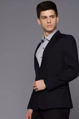 black single-breasted slim fit solid blazer
