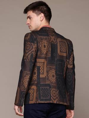 knitted single-breasted slim-fit tan abstract print blazer 4