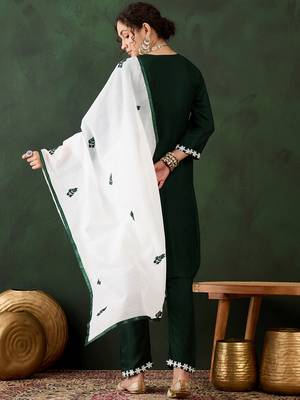 green lucknowi chikankari rayon straight kurta pant set with chanderi dupatta 5