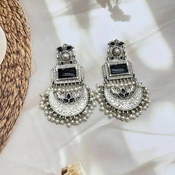 Oxidized stone long dangler earrings with pearls 1