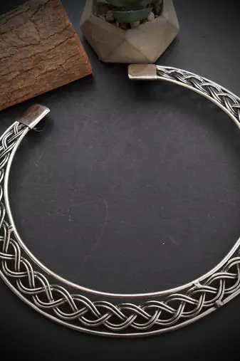 Silver choker necklace collar hasuli necklace