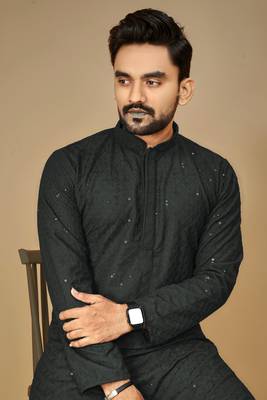 Black embroidered rayon straight kurta 4