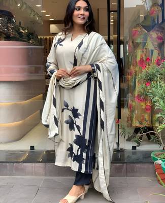 Women's Floral Printed Muslin Fabric Straight Kurta, Pant and Dupatta Set 5