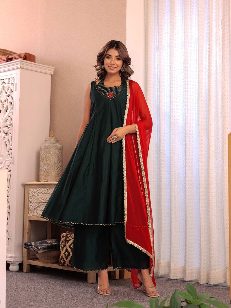 Women bottel green kurta set with red dupatta