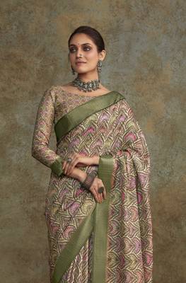 Green soft handloom silk blend with zari weaving saree with blouse 2