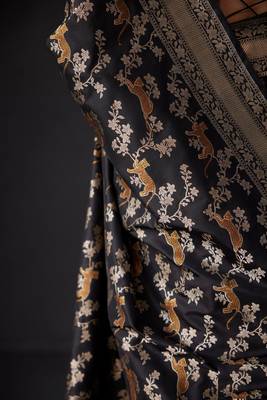 Black Silk Blend Woven Banarasi Wedding Saree 6