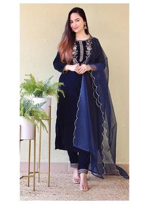 Blue velvet kurti with pant and dupatta for women 4