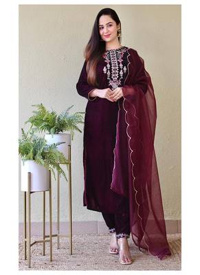 Maroon velvet kurti with pant and dupatta for women 1