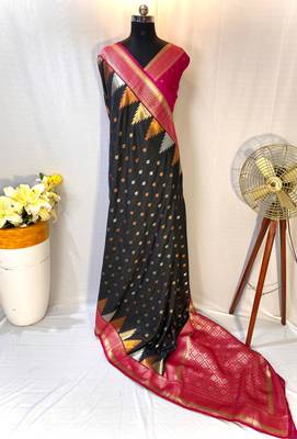 Black Foux Kanchipuram Sarees With A Temple Weaving Border With Contrast Blouse 3