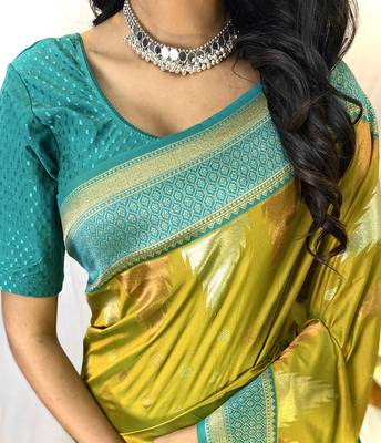Pista Foux Kanchipuram Sarees With A Temple Weaving Border With Contrast Blouse 3