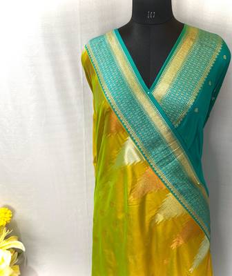 Pista Foux Kanchipuram Sarees With A Temple Weaving Border With Contrast Blouse 6