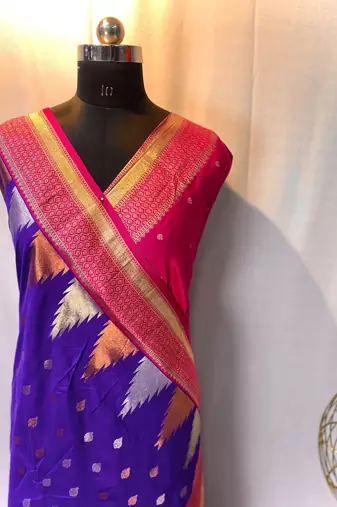 Violet Foux Kanchipuram Sarees With A Temple Weaving Border With Contrast Blouse