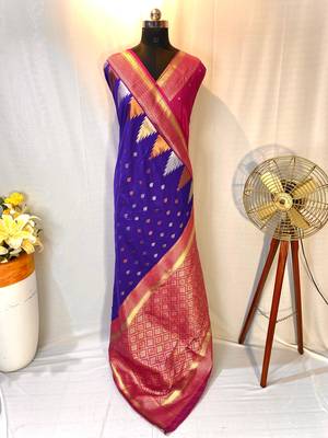 Violet Foux Kanchipuram Sarees With A Temple Weaving Border With Contrast Blouse 6