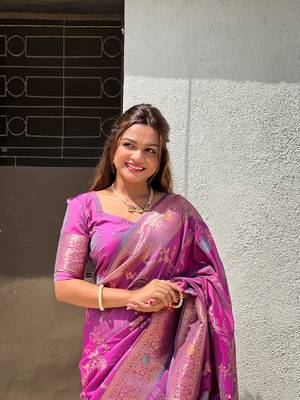 Lavender soft banarasi silk saree zari weawing meenakari design with unstitched blouse 4