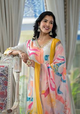 cream printed embroidered beads and stones muslin  straight kurta with pyjamas & dupatta 4