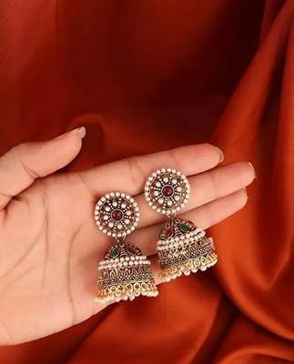 Exquisite kundan jhumka earrings with pearl accents 2