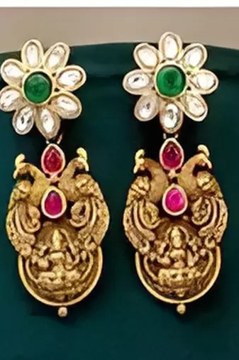 Opulent gold and gemstone necklace set