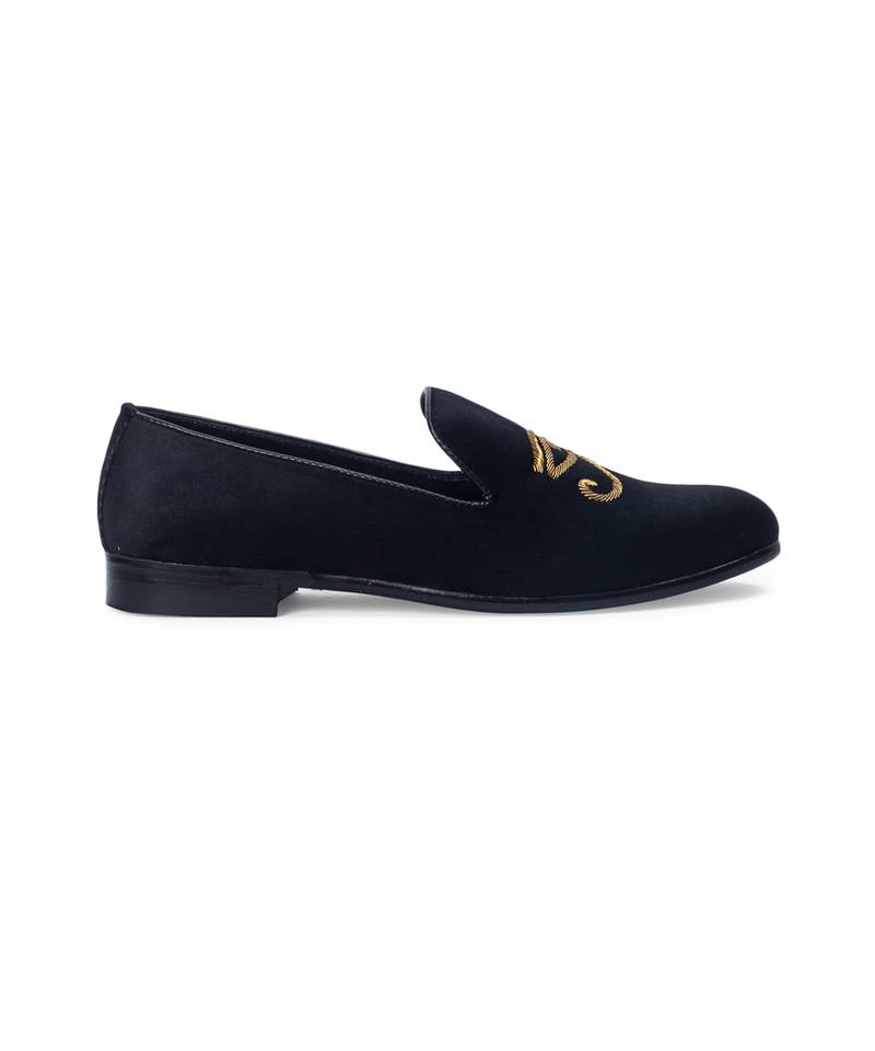 Handcrafted zardozi embroidery velvet slipons with padded leather