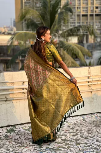 Navy blue original dharmavaram leheriya silk zari woven saree