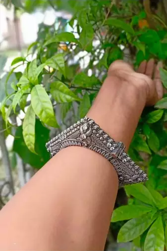 Stone bangle kada, hand bangle, silver oxidised broad kada, antique cuff bracelet, indian jewelery, temple jewelry