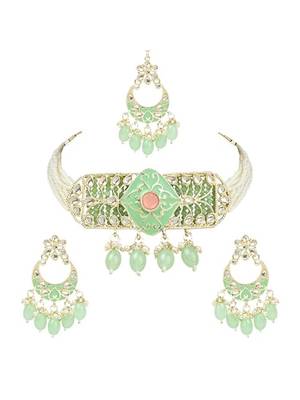 Gold plated pearl polki kundan choker necklace jewellery set with earring & maang tikka for women 1