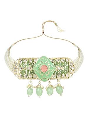 Gold plated pearl polki kundan choker necklace jewellery set with earring & maang tikka for women 2