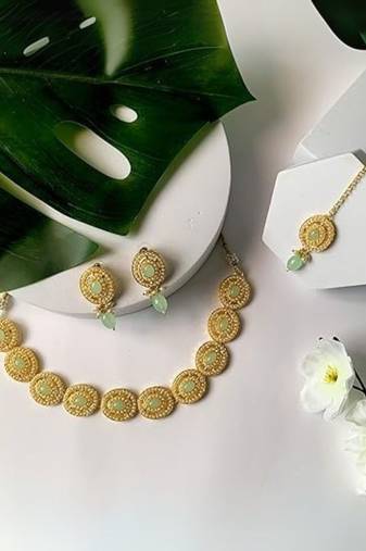 Traditional handcrafted pearl necklace jewellery set with earrings & maang tikka set for women