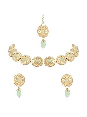 Traditional handcrafted pearl necklace jewellery set with earrings & maang tikka set for women 2