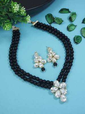 Gold plated traditional kundan & pearl studded necklace jewellery set for women  1