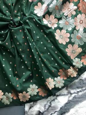 Green Soft Silk Copper And Gold Weaving Saree 4