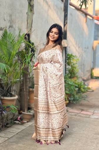 Mehendi assam silk floral printed saree with zari woven border