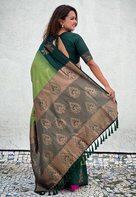 Iguana green soft silk floral border contrast zari woven saree 2
