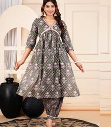 Jaipurite women floral  printed alia cut dupatta set