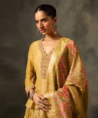 Irja lehenga set with dupatta - yellow 3