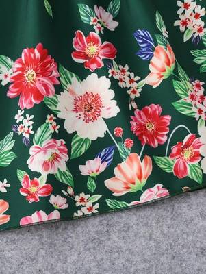 Green color printed cotton blend fit&flared style dresses 4