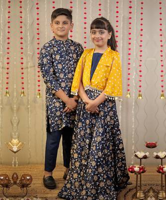 Ink blue block printed skirt with blouse paired with shrug. 5