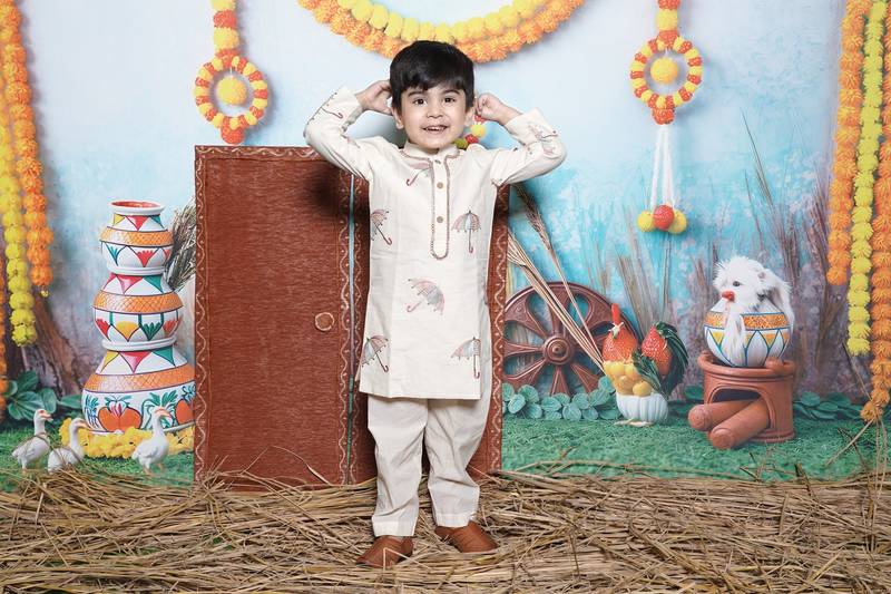  Off White Umbrella Embroidery Kurta Pant