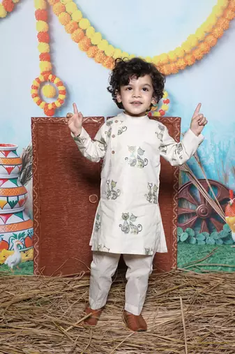  Off White Cat Embroidery Kurta Pant