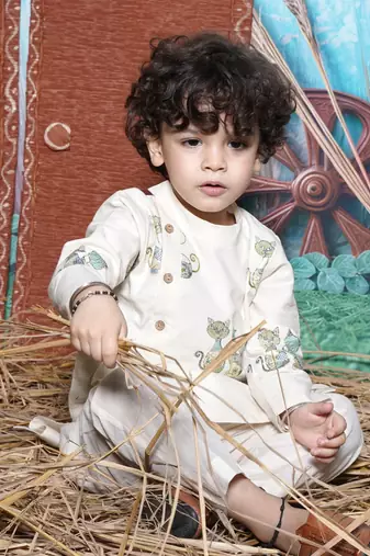  Off White Cat Embroidery Kurta Pant
