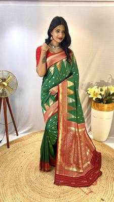 Bottle Green Designer Kanchipuram Silk And Zari Weaving Saree With Blouse For Women 1