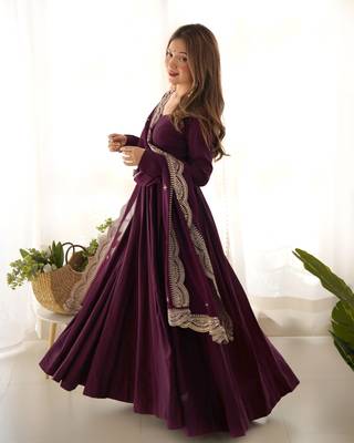 Roman Silk Chanderi Fabric Fully Flair Gown, With Duppta And Pent 2