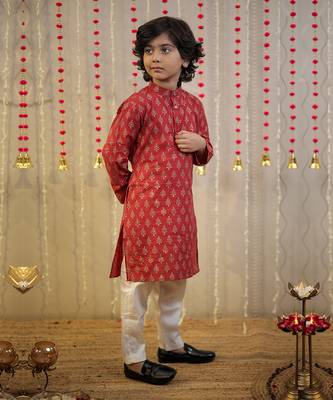 Maroon block printed kurta set. 2