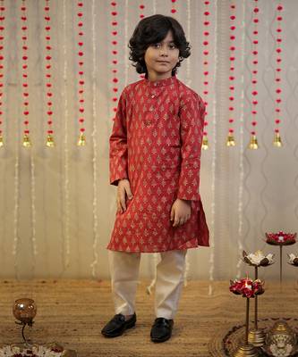 Maroon block printed kurta set. 3