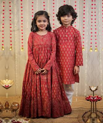 Maroon block printed kurta set. 4