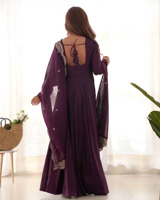 Roman Silk Chanderi Fabric Fully Flair Gown With Dupatta And Pent 2