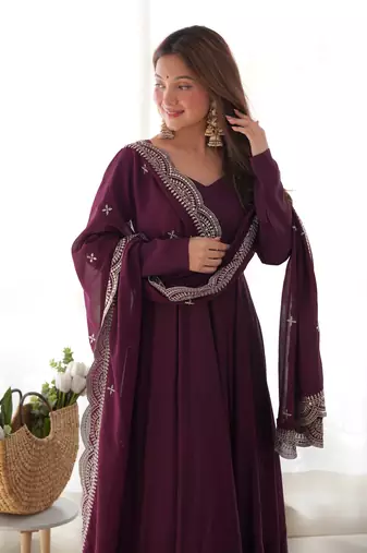 Roman Silk Chanderi Fabric Fully Flair Gown With Dupatta And Pent