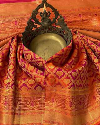 red woven silk saree with blouse 3
